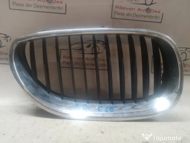 Grila centrala dreapta BMW E60 2007