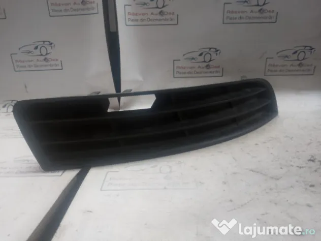Grila proiector stanga Volkswagen Passat B6 2006