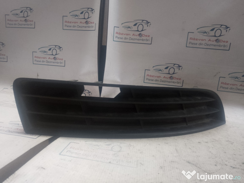 Grila proiector stanga Volkswagen Passat B6 2006