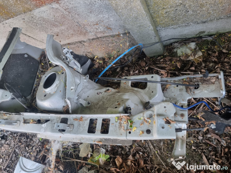 Lonjeron dreapta Volkswagen Jetta 2012