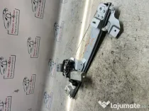 Macara geam dreapta spate Dacia Duster 2013