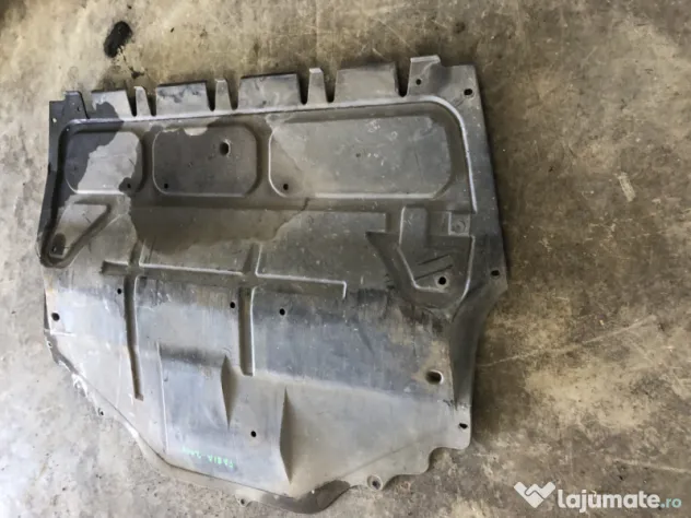 Scut motor plastic Skoda Fabia 2015