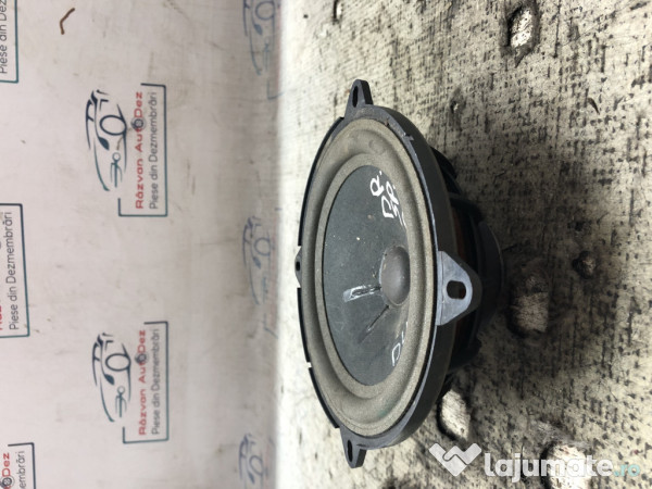 Boxa dreapta spate Dacia Duster 2014