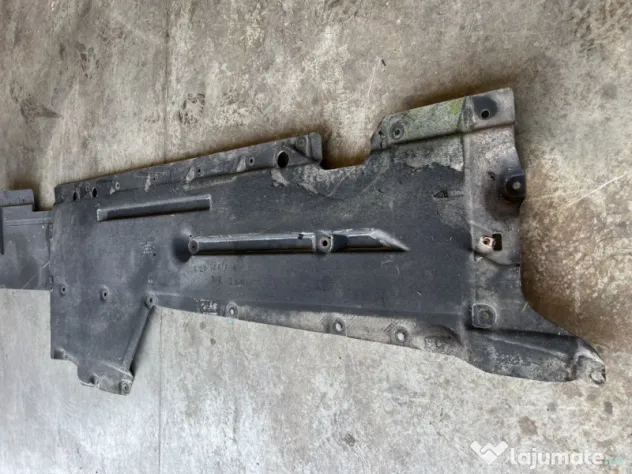 Scut lateral dreapta BMW Seria 1 F20 2014