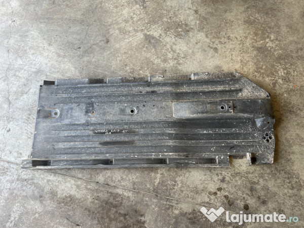 Scut lateral stanga Suzuki Vitara 2017