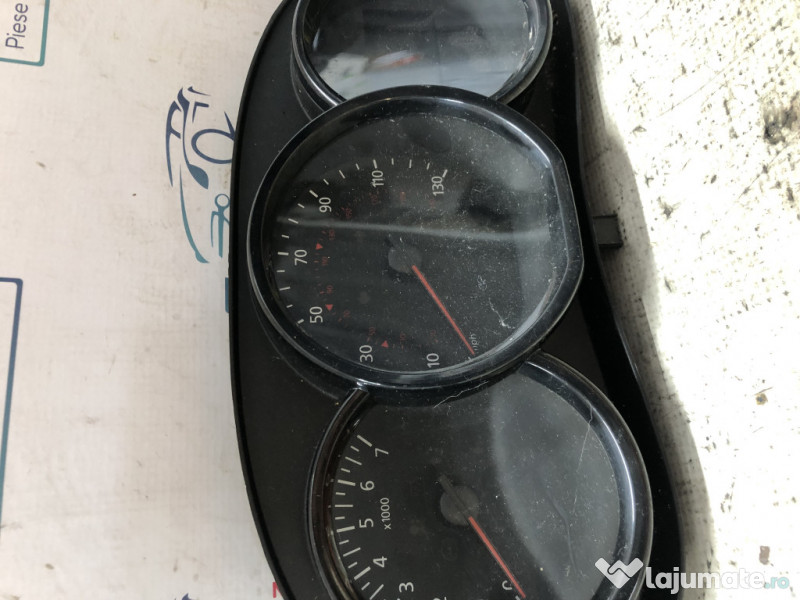 Ceasuri Bord UK Dacia Duster 2014