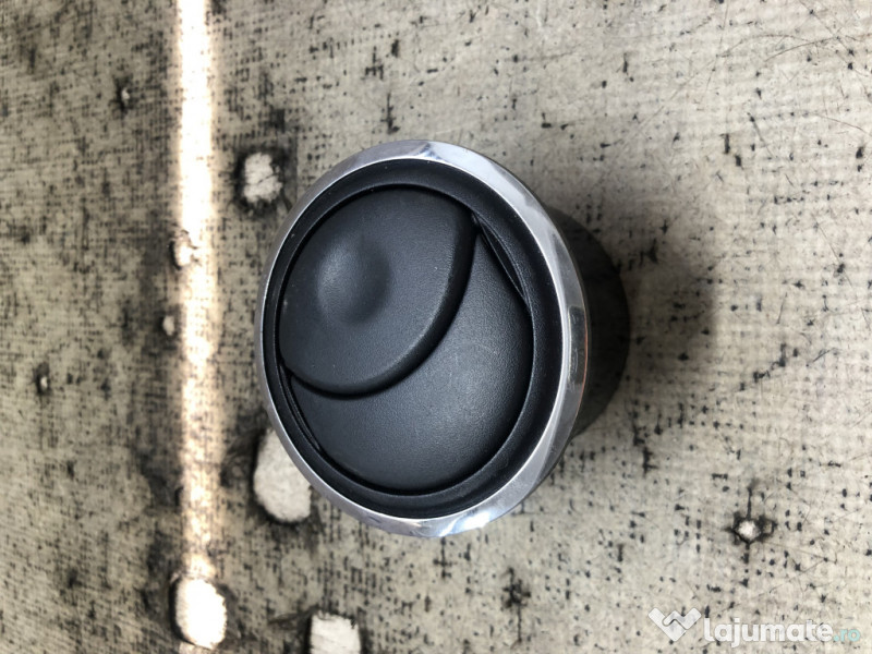 Grila ventilatie dreapta Dacia Duster 2014