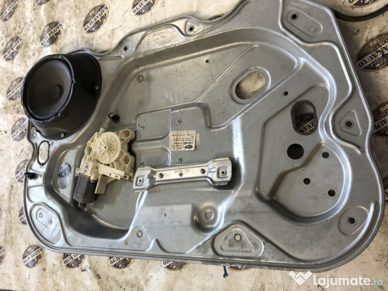 Macara geam stanga spate Ford Focus 2 2010