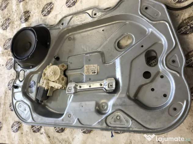 Macara geam stanga spate Ford Focus 2 2010