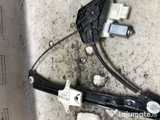Macara geam stanga spate Skoda RAPID 2012