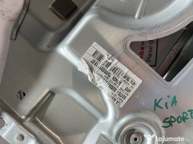 Macara geam stanga spate Kia Sportage 2011