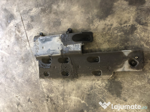 Scut lateral stanga Dacia Duster 2021