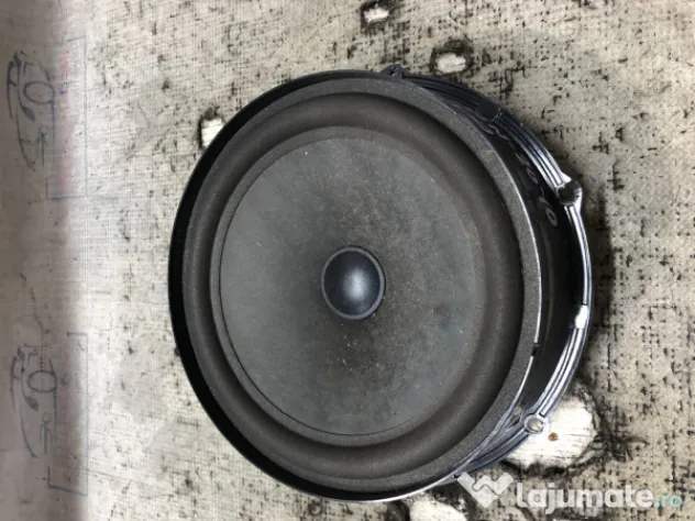 Boxa dreapta fata Volkswagen Tiguan 2010