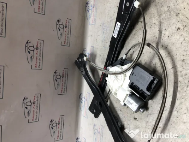 Macara geam dreapta fata Volkswagen Jetta 2012