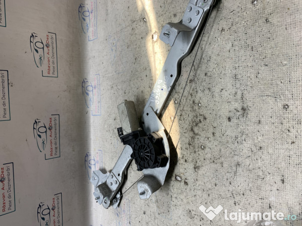 Macara geam stanga fata Dacia Duster - Motorina 2013