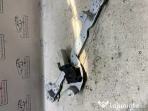 Macara geam stanga fata Dacia Duster - Motorina 2013