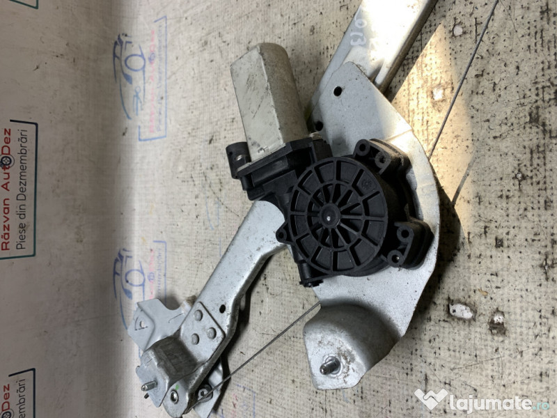 Macara geam stanga fata Dacia Duster - Motorina 2013