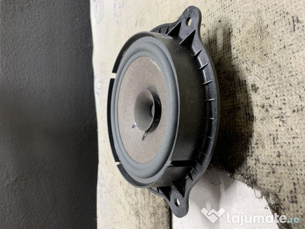 Boxa dreapta spate Dacia Duster - Benzina 2019