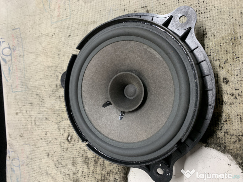 Boxa dreapta spate Dacia Duster - Benzina 2019