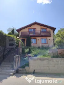 Casă de închiriat complet mobilată –4 camere, foișor,
