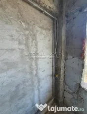 Inel 1, bloc relativ nou, ap.2 camere, 81mp, 2 balcoane, etaj 4,cu pod 