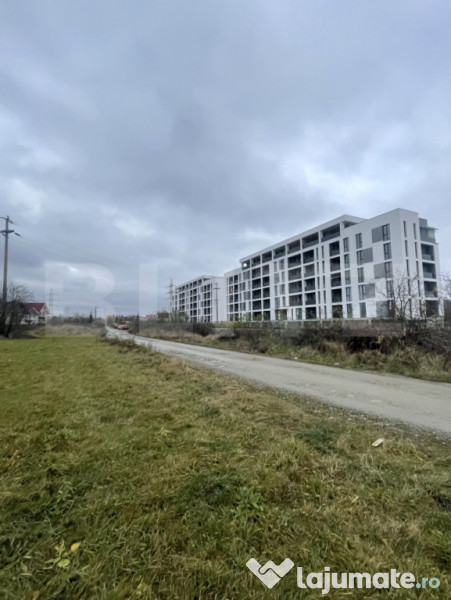 Teren de 2.760 mp, în zonă excelentă, cu utilități și