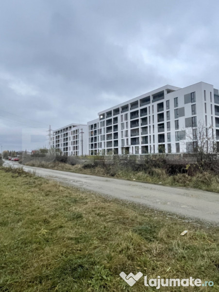 Teren de 2.760 mp, în zonă excelentă, cu utilități și