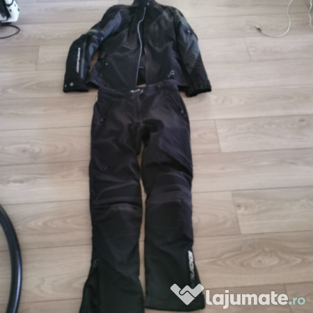 Costum moto fabricat în Italia