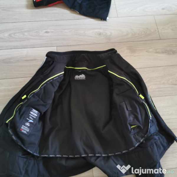 Costum moto fabricat în Italia