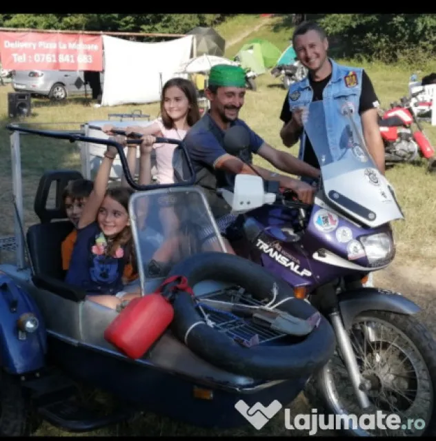 Motocicleta Honda Transalp 600 cu atas