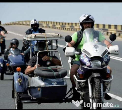 Motocicleta Honda Transalp 600 cu atas