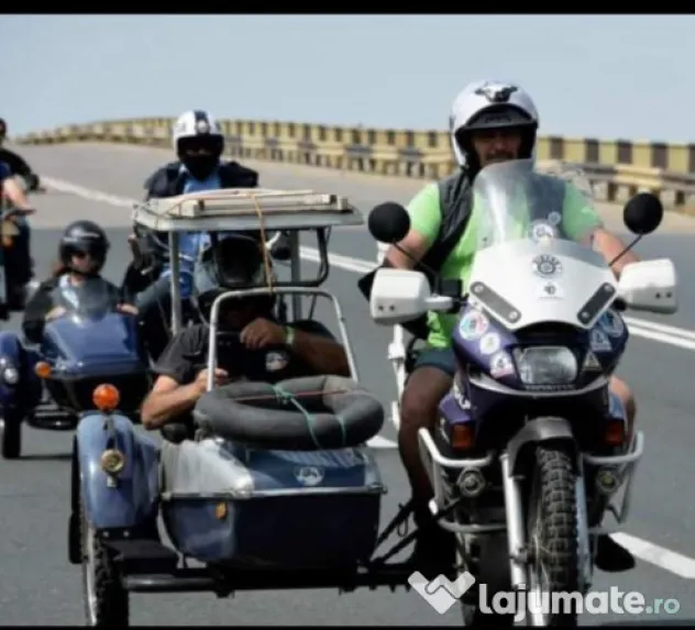 Motocicleta Honda Transalp 600 cu atas