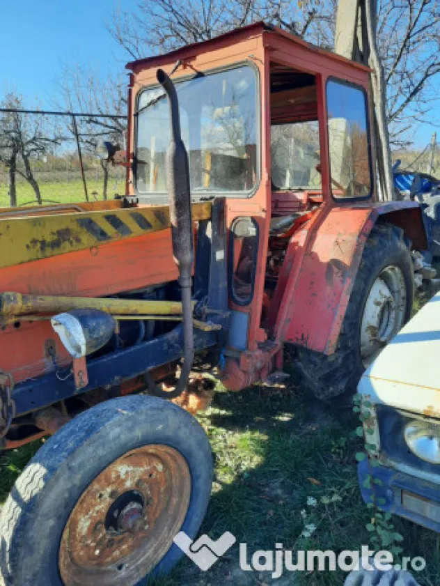 Tractor UTB 550 cu încărcător frontal tip export