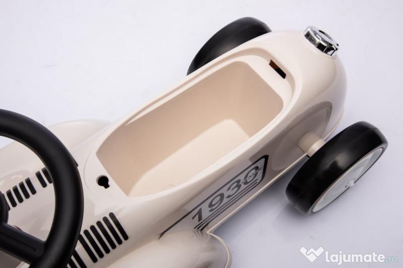 Masinuta premergator fara pedale Kinderauto Retro Baby Car White