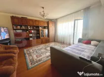 Apartament de 2 camere, 58 mp, decomandat, etaj intermediar,