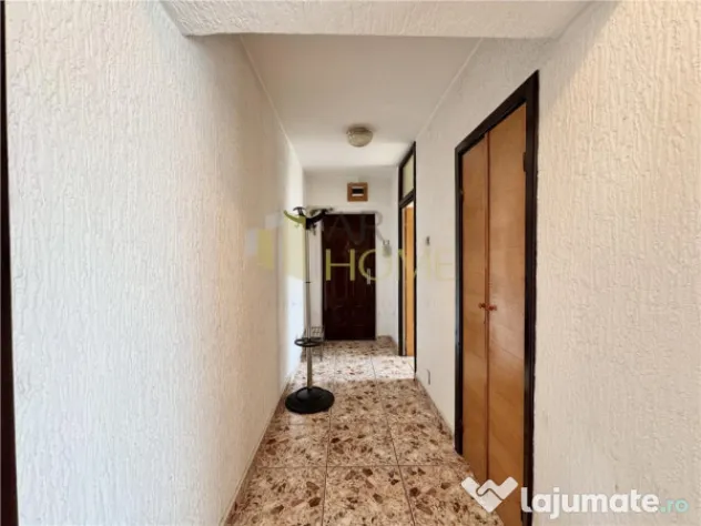 Apartament 2 camere, decomandat, boxa, parcare, ultracentral