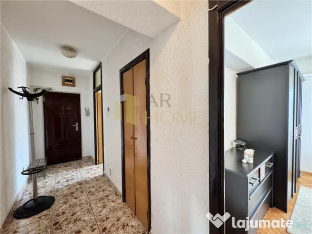 Apartament 2 camere, decomandat, boxa, parcare, ultracentral