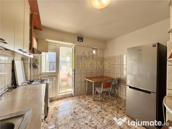 Apartament 2 camere, decomandat, boxa, parcare, ultracentral