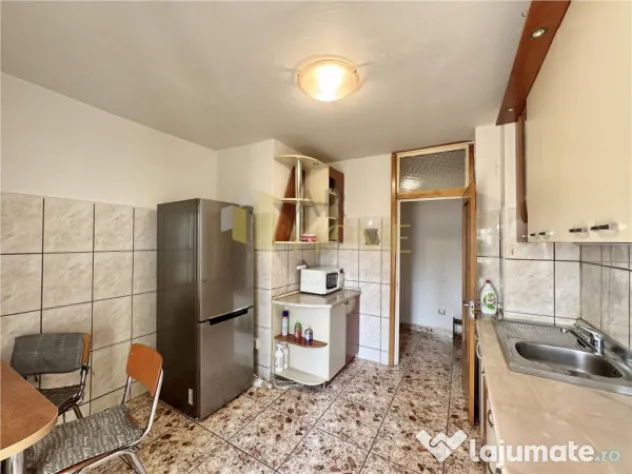 Apartament 2 camere, decomandat, boxa, parcare, ultracentral
