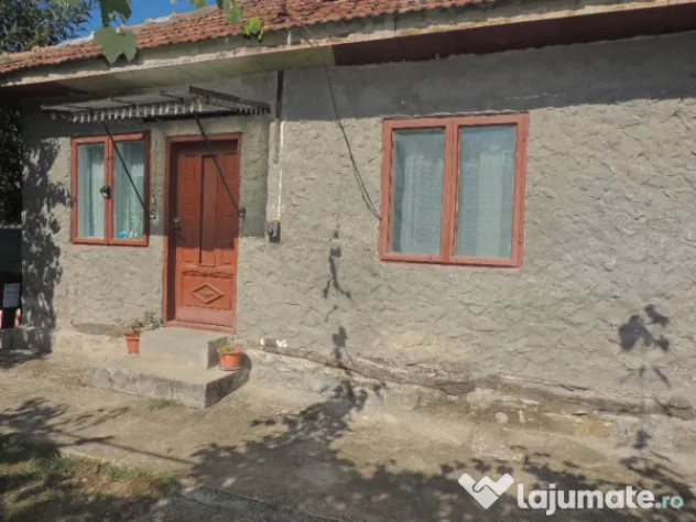 Casa 3 camere beci,garaj,teren 500mp,15m stradal.Vălenii de Munte