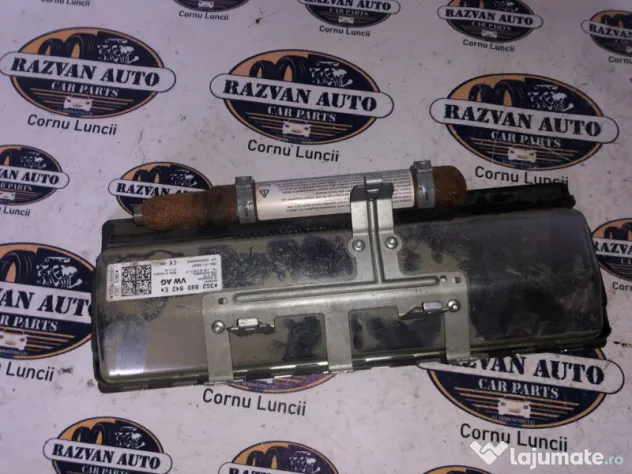 Airbag genunchi Volkswagen Passat B8 2014