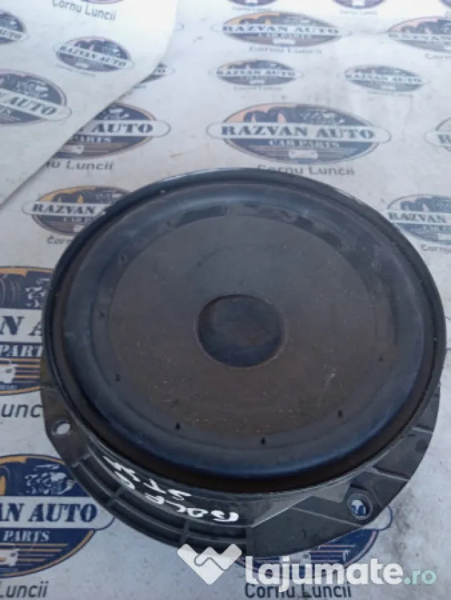 Boxa stanga spate Volkswagen Golf 6