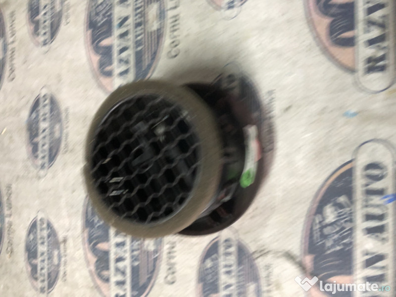 Grila ventilatie stanga Renault Clio 4 2013