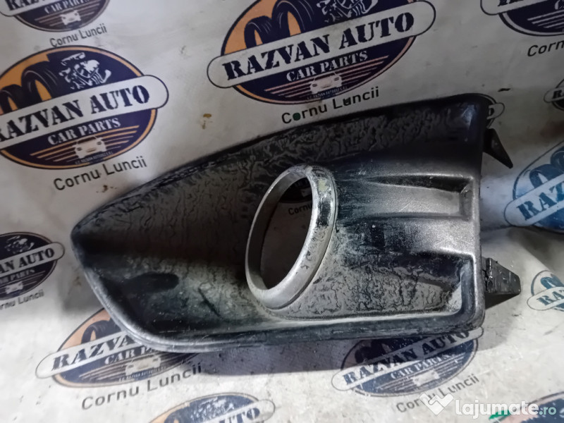 Grila proiector stanga Ford C-MAX 2011