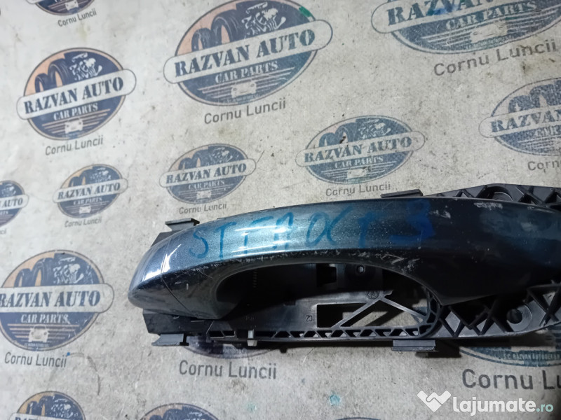 Maner exterior stanga fata Skoda Octavia 3 2016