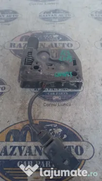 Broasca capota Audi Q3 2013