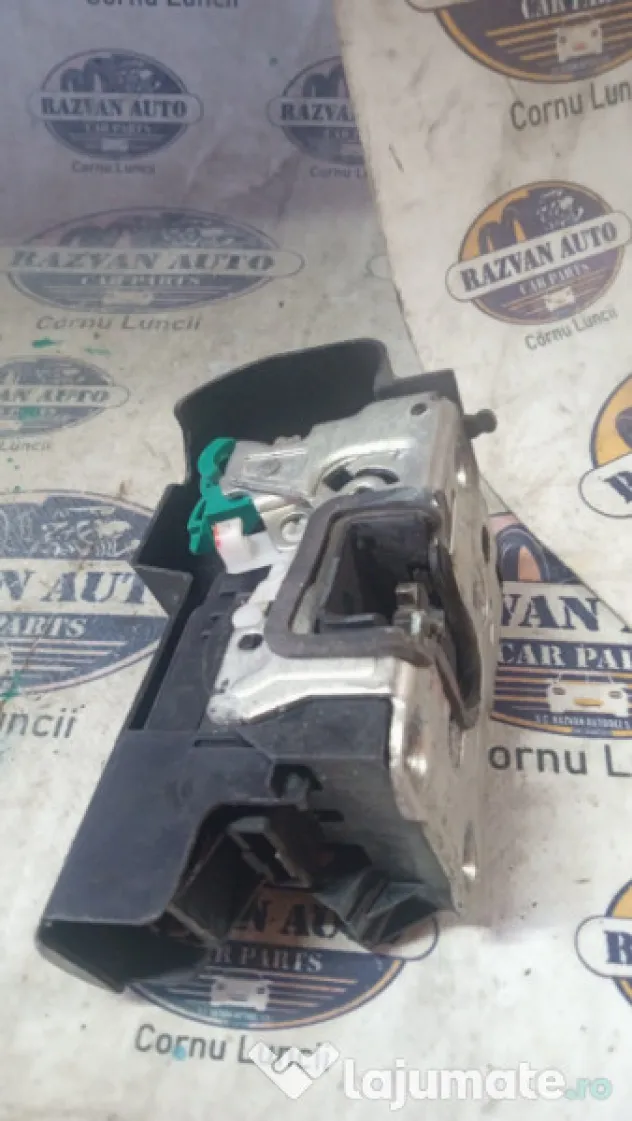 Broasca dreapta spate Dacia Duster 2013