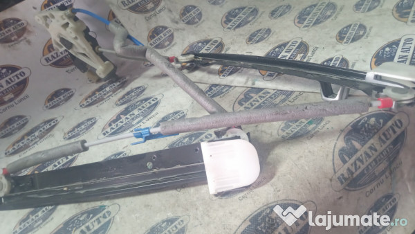 Macara geam dreapta spate Ford B-MAX 2012