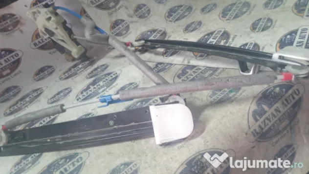Macara geam dreapta spate Ford B-MAX 2012