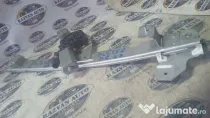 Macara geam dreapta fata Dacia Duster